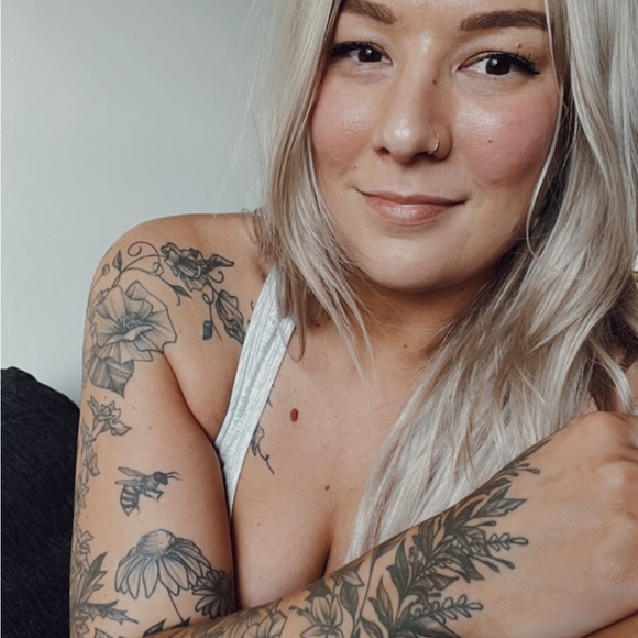 Meet your Posher, Kerra - Picture 1 of 5